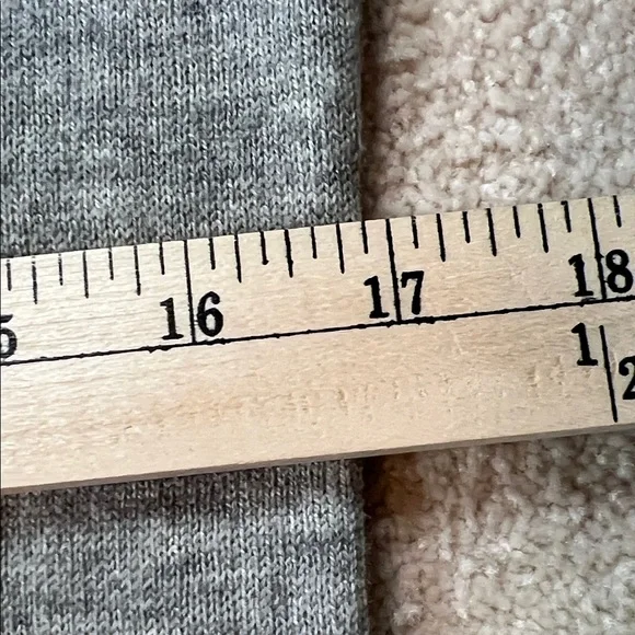 Under Armour Women's Gray Cardigan wool blend - Picture 6 of 8